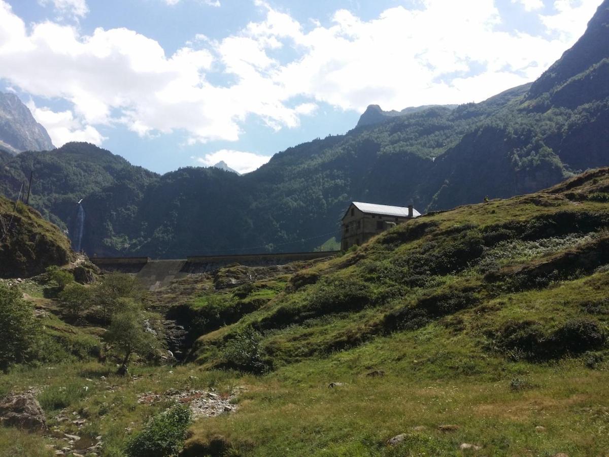 Appartement T2 4 Personnes Wifi Et Climatisation Bagneres-de-Luchon Экстерьер фото